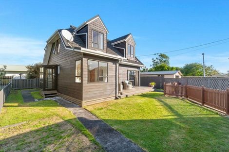 Photo of property in 16 Taikata Road, Te Atatu Peninsula, Auckland, 0610
