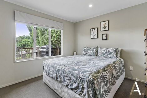 Photo of property in 42 Banyan Drive, Totara Heights, Auckland, 2105