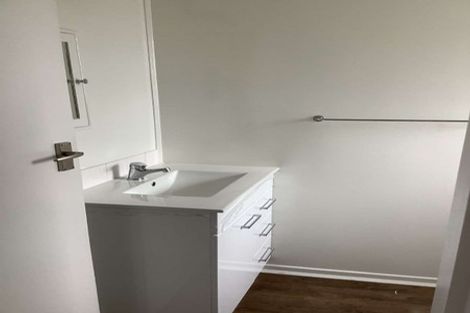 Photo of property in 2/86 Picton Avenue, Riccarton, Christchurch, 8011