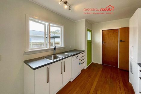 Photo of property in 15 Beaumont Crescent, Frankleigh Park, New Plymouth, 4310