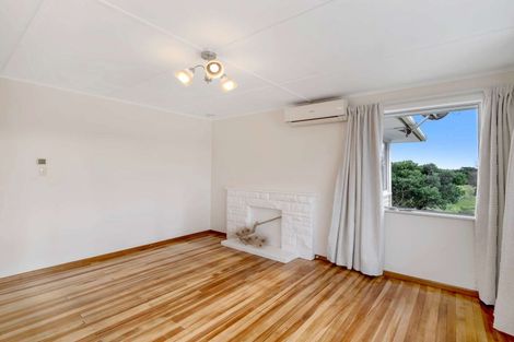 Photo of property in 5 Glenn Street, Castlecliff, Whanganui, 4501