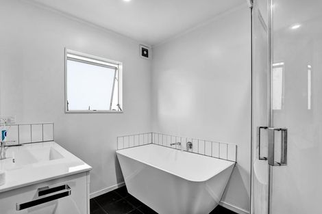 Photo of property in 52 Murray Avenue, Hawera, 4610