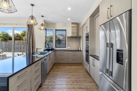 Photo of property in 37 Matemuri Drive, Papamoa Beach, Papamoa, 3118