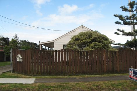 Photo of property in 12 Mcentee Road, Waitakere, Auckland, 0816