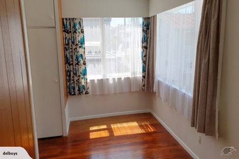 Photo of property in 18 Bond Crescent, Forrest Hill, Auckland, 0620