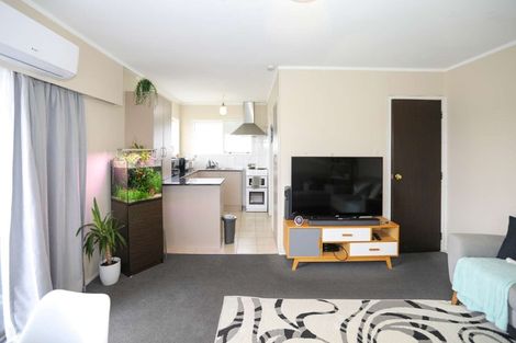 Photo of property in 2/126 Lynwood Road, New Lynn, Auckland, 0600