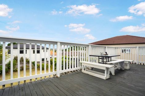 Photo of property in 20 Humphrey Kemp Avenue, Henderson, Auckland, 0612