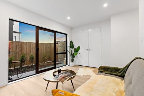 Photo of property in 24 Milenio Crescent, Windsor Park, Auckland, 0632