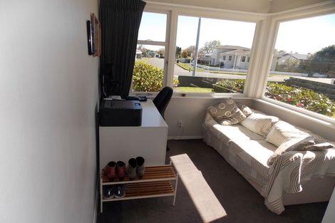 Photo of property in 60 College Street, Awapuni, Palmerston North, 4412