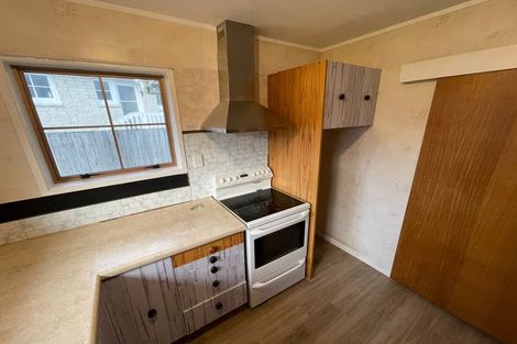 Photo of property in 2 Fitzwater Place, Henderson, Auckland, 0612