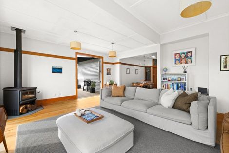 Photo of property in 34 Bowling Road, Greenmeadows, Napier, 4112