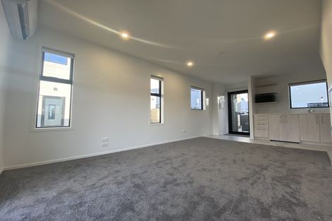 Photo of property in 11/232 Marine Parade, New Brighton, Christchurch, 8061