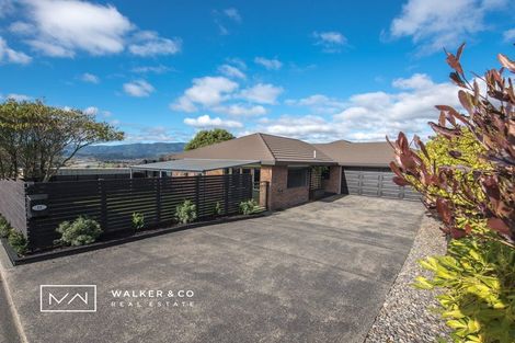 Photo of property in 22 James Nairn Grove, Riverstone Terraces, Upper Hutt, 5018