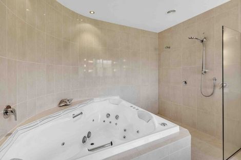 Photo of property in 27 Pohutukawa Drive, Levin, 5571