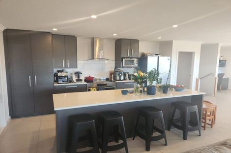 Photo of property in 7 Caterer Lane, Paraparaumu, 5032