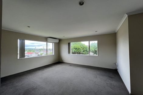 Photo of property in 3 Exotic Place, Massey, Auckland, 0614