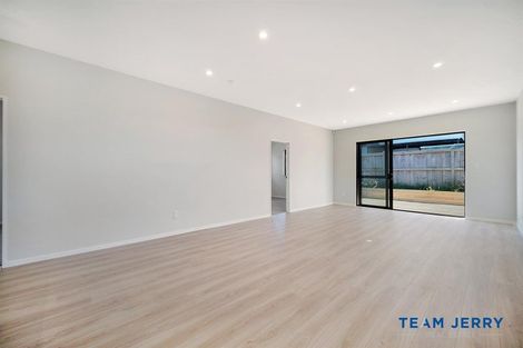 Photo of property in 43 Tributary Parade, Karaka, 2113