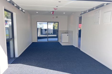 Photo of property in 2a Garner Place, Glenfield, Auckland, 0629