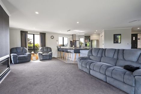 Photo of property in 9 Huetu Place, Bell Block, New Plymouth, 4312