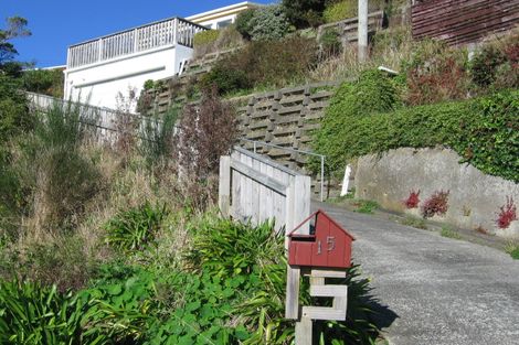 Photo of property in 15 Paparangi Crescent, Paparangi, Wellington, 6037