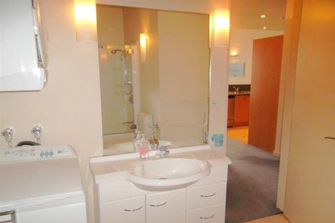 Photo of property in De Vere Apartments, 4/23 Tennyson Street, Te Aro, Wellington, 6011