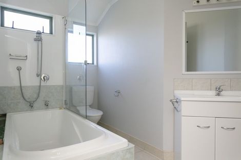 Photo of property in 38 Kurupae Road, Hilltop, Taupo, 3330