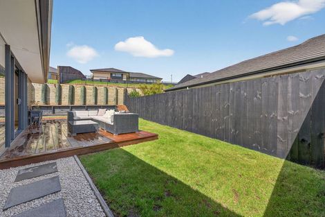 Photo of property in 4 Porokaiwhiri Avenue, Helensville, 0800