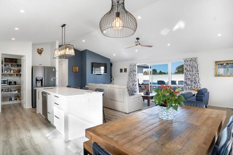 Photo of property in 32 Westwood Avenue, Greytown, 5712