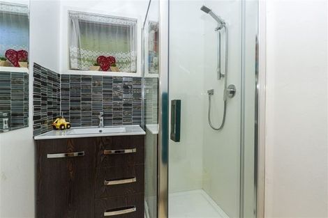 Photo of property in 1/65 High Road, Glenfield, Auckland, 0629