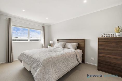 Photo of property in 7 Samuel Cassidy Avenue, Swanson, Auckland, 0614