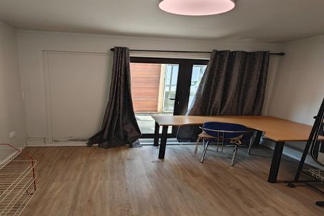 Photo of property in 50 Woodhouse Avenue, Karori, Wellington, 6012