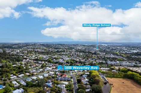 Photo of property in 2/38 Waverley Avenue, Glenfield, Auckland, 0629