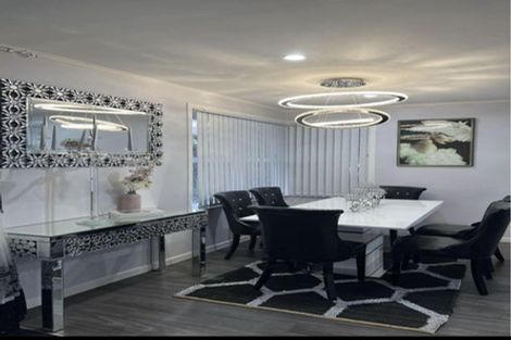 Photo of property in 2 Lowtherhurst Road, Massey, Auckland, 0614