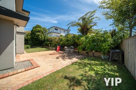 Photo of property in 6 Derry Hill, Churton Park, Wellington, 6037