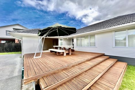 Photo of property in 8 Border Road, Henderson, Auckland, 0612