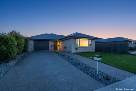 Photo of property in 35 Sutherland Drive, Kaiapoi, 7630