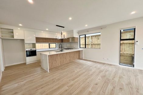 Photo of property in 56 Casuarina Road, Half Moon Bay, Auckland, 2012