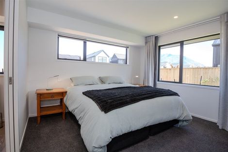 Photo of property in 21 Shelduck Road, Jacks Point, 9371