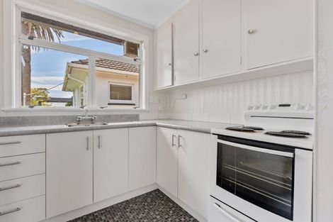Photo of property in 1/378 Devon Street East, Strandon, New Plymouth, 4312