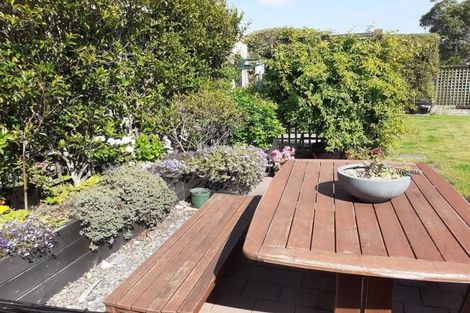 Photo of property in 152 Kelburn Parade, Kelburn, Wellington, 6012