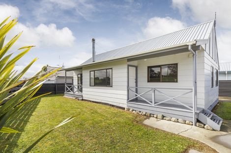 Photo of property in 7 Peter Hall Drive, Kelvin Grove, Palmerston North, 4414