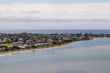 Photo of property in 8 Pine Grove, Tairua, 3508