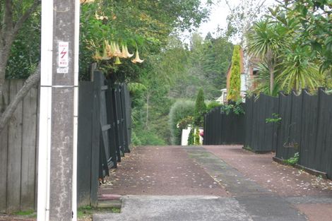 Photo of property in 8a/3 West Lynn Road, Titirangi, Auckland, 0604