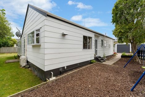 Photo of property in 19 Peppertree Glade, Kelvin Grove, Palmerston North, 4414