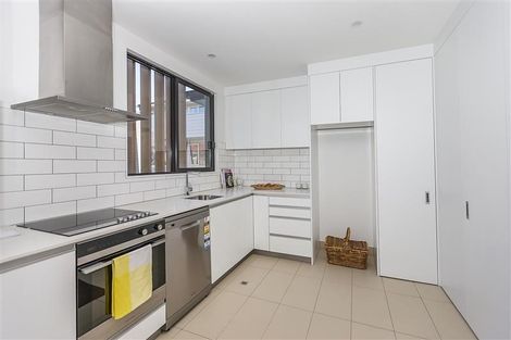 Photo of property in 74u5 Derwent Street, Island Bay, Wellington, 6023