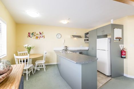 Photo of property in 1/81 Birkenhead Avenue, Birkenhead, Auckland, 0626