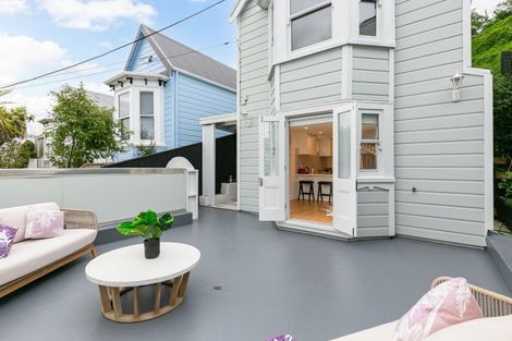 Photo of property in 27 Princess Terrace, Newtown, Wellington, 6021