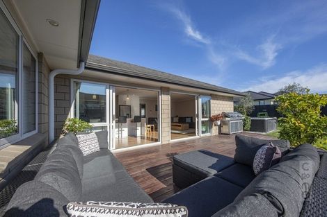 Photo of property in 14 Pohutukawa Parade, Riverhead, 0820