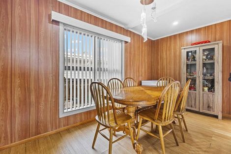 Photo of property in 16 Waterview Road West, Stanley Point, Takanini, 0624
