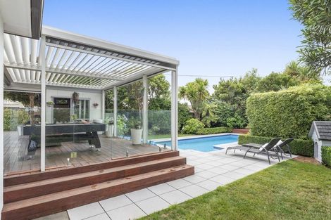 Photo of property in 477 Avonhead Road, Avonhead, Christchurch, 8042